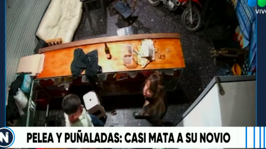 Video: atacó a su novio y casi lo mata a puñaladas