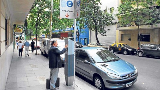 Piden la derogación de la ley porteña que subió a 130 mil los espacios tarifados para estacionar