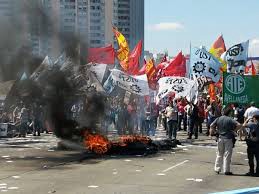 El Gobierno busca limitar los piquetes