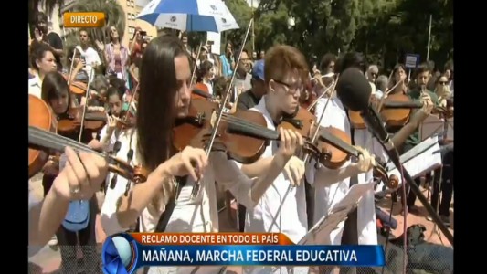 Docentes denuncian que policías fueron a una escuela de La Matanza a pedir la lista de huelguistas