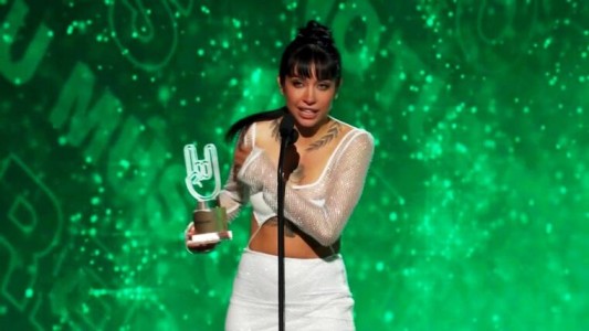 María Becerra ganó un premio y se lo dedicó a Rusherking: "Nos fuimos realmente mundiales"