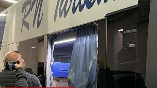 Video: atacaron al micro de Boca antes del partido con Corinthians por la Copa Libertadores