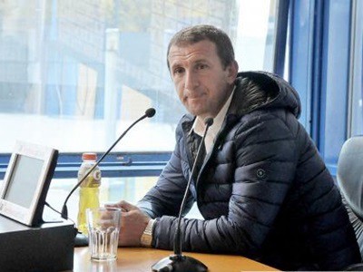 Arruabarrena no lo confirmó, pero irá Gago al banco y juega Cubas
