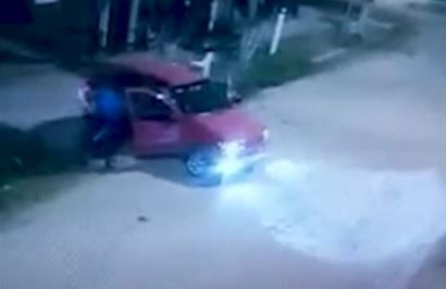Video: Le robaron la pierna ortopédica, la silla de ruedas y el auto a una jubilada