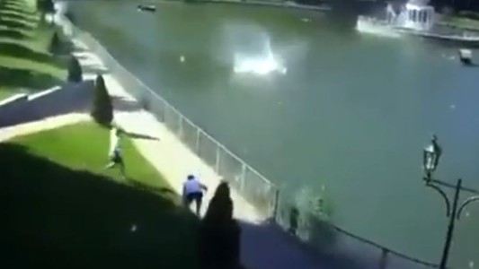 Video: el impactante momento en que un misil explota en un centro comercial de Ucrania