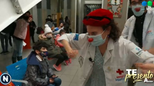 Te presento: la payasa que recorre hospitales para alegrar a los internados