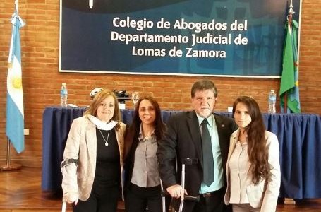 Un camionero lo chocó y cuando se bajó del auto, lo atacó con un tirante: sufrió triple fractura de cadera