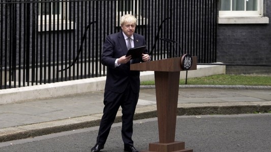Boris Johnson formalizó su renuncia: "Nadie es indispensable"