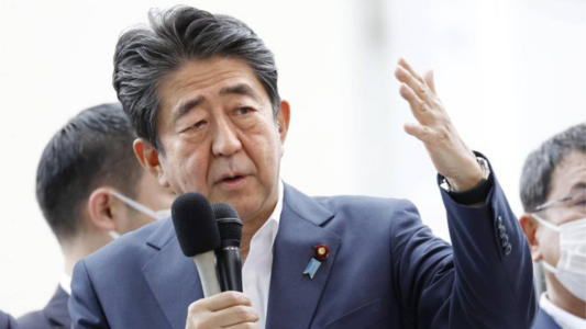 Conmoción en Japón: atentan contra el ex primer ministro Shinzo Abe