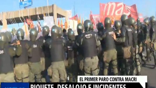 Cronica del primer paro contra Macri: piquetes, desalojo e incidentes
