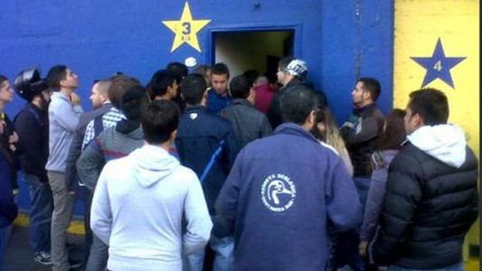 Superclásico: la justicia ordenó a Boca venderle entradas a 42 socios pero el club se negó