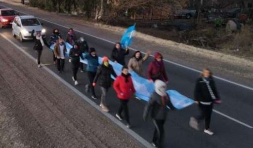 Mendoza: Docentes autoconvocados marcharon 400 kilómetros el fin de semana hasta la Casa de Gobierno