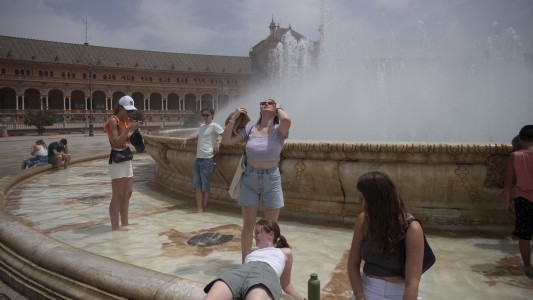 Nueva ola de calor en España: registran temperaturas por encima de los 45 grados y el riesgo de incendios es "extremo"