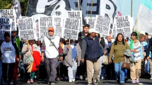 Piqueteros marchan a Plaza de Mayo en demanda de asistencia económica