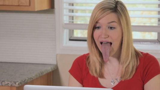 La mujer con la lengua más larga del mundo vive en Estados Unidos