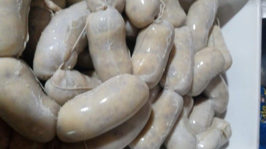 "Chorilenta": para paliar la miseria y el hambre, comedores de la región elaboran chorizos de polenta