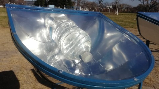 Estudian dispositivo que permitiría purificar agua de lluvia a través de radiación solar