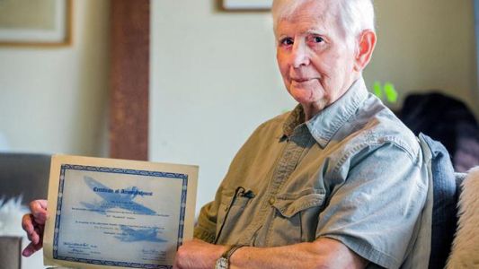 EE.UU.: tiene 94 años y se graduará 75 años después de empezar la universidad