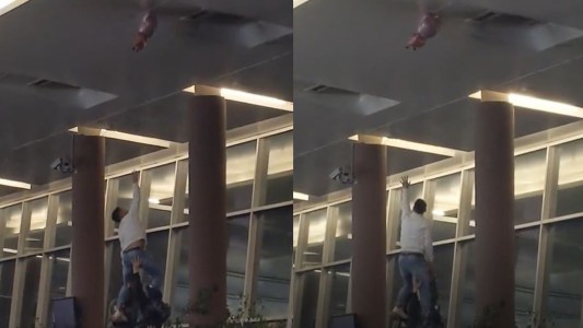 ¡Todos unidos por Peppa Pig!: insólito rescate de un globo en la espera de un embarque