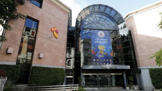 Escándalo de la FIFA: Interpol allanó Torneos en busca de documentación sobre empresarios prófugos