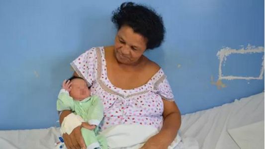 Una brasilera fue madre por vigésima primera vez y quiere tener más hijos