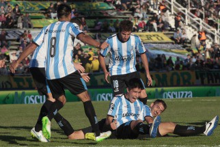 Racing le ganó a Aldosivi y se mantiene en la pelea