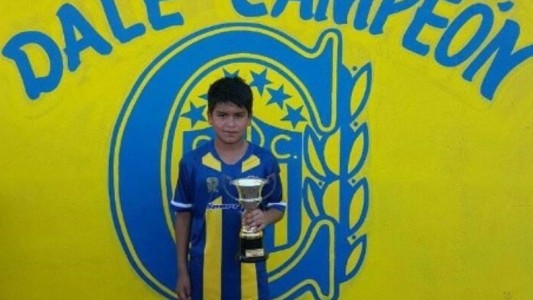 Tres balaceras en cuatro horas en Rosario: asesinaron a un chico que jugaba en las inferiores de Central