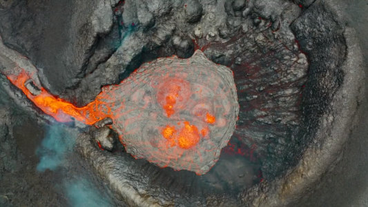 Islandia: la impactante erupción del volcán Fagradalsfjall - #FlashChat