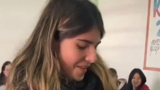 Video: Sus compañeros le regalaron el viaje de egresados porque no podía pagarlo