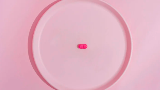 Laboratorio argentino lanza medicamento innovador de un solo comprimido diario para tratar el sida