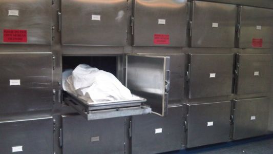 Lo dieron por muerto pero se despertó antes de terminar en la morgue