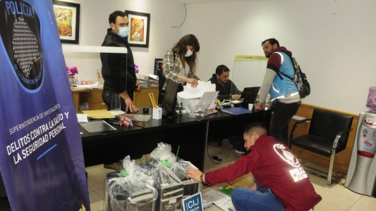 Cierran centro médico que funcionaba pese a clausura: emitían certificados falsos de COVID