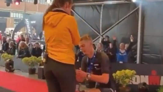Viral: un atleta le propuso matrimonio a su pareja tras una competencia y sufrió un inesperado problema