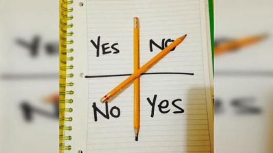 "Charlie Charlie", el juego satánico que es viral en redes sociales