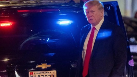 Trump acusó al FBI de robar sus pasaportes en el reciente allanamiento a su mansión en Florida