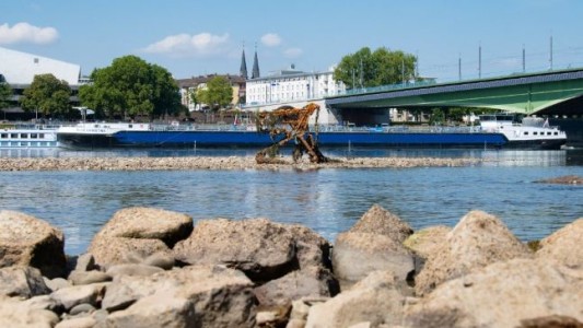 El nivel de agua en el tramo bajo del Rin descendió a un mínimo histórico