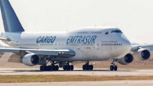 Venezuela acusó a EE.UU. de haber puesto en "riesgo total" al avión retenido en Ezeiza