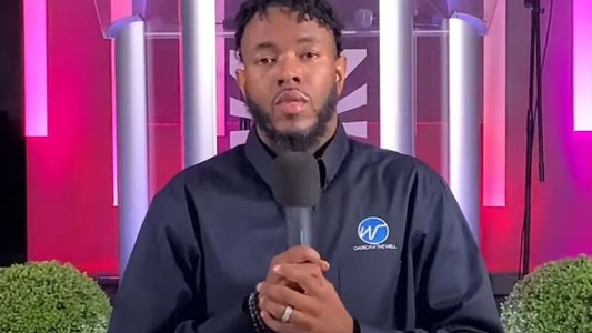 "¿No valgo para todos ustedes un Louis Vuitton?": un pastor llamó tacaños a sus fieles por no darle ofrendas de lujo