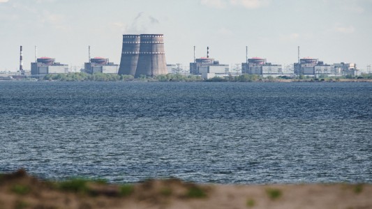 Occidente pide "contención militar" en torno a central nuclear ucraniana