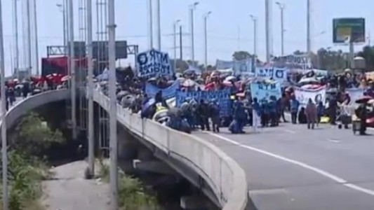 Cortarán Puente La Noria: movilización para reclamar "un Salario Básico Universal"