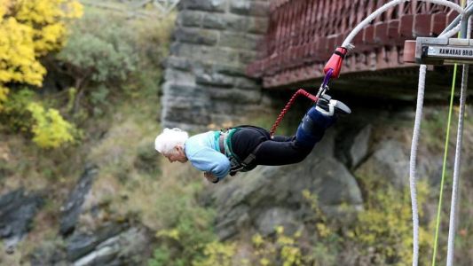 La abuela de 91 años que se anima al bungee jumping