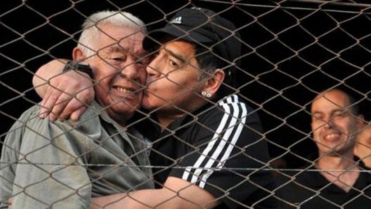 El mensaje de Diego Maradona tras la muerte de su padre