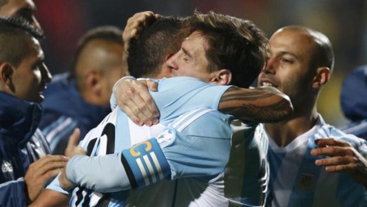 Messi habló sobre su abrazo con Carlitos Tevez
