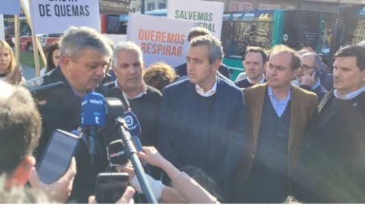 Incendios en las islas: Intendentes santafesinos preparan una protesta en el Obelisco