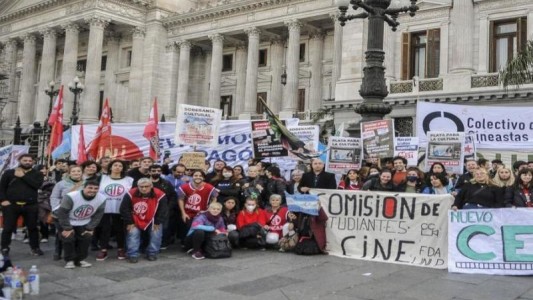 Vigilia en la Carpa Cultural en el Congreso de la Nación