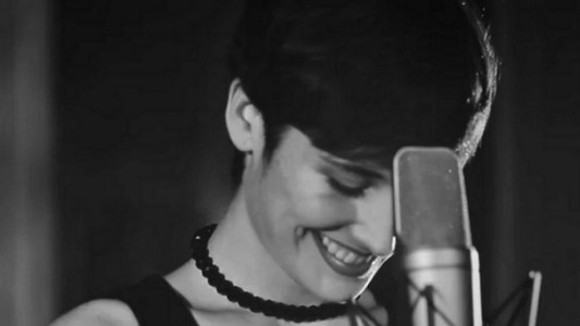 Florencia Torrente se lanzó como cantante