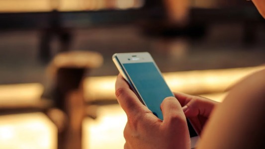 Aumentan las tarifas de telefonía celular, Internet y televisión