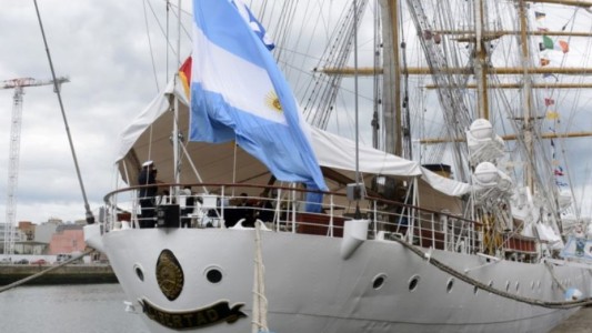 Dictaron la conciliación obligatoria por el paro que tiene varada a la Fragata Libertad