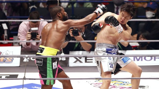 Mayweather liquidó en dos rounds la pelea de exhibición en Japón