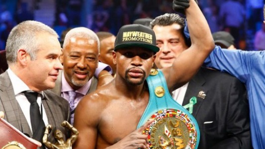 Floyd Mayweather pierde el título que ganó en la "pelea del siglo"